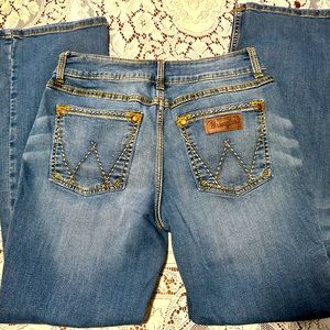 WRANGLER BOOT CUT PATCH JEANS